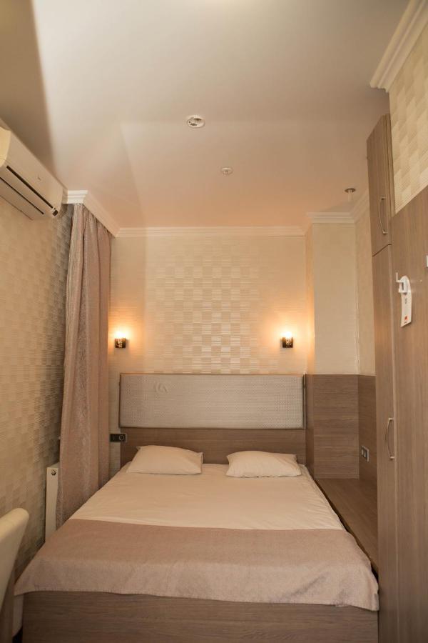 Mini Elegant Hotel Kiev Exterior foto