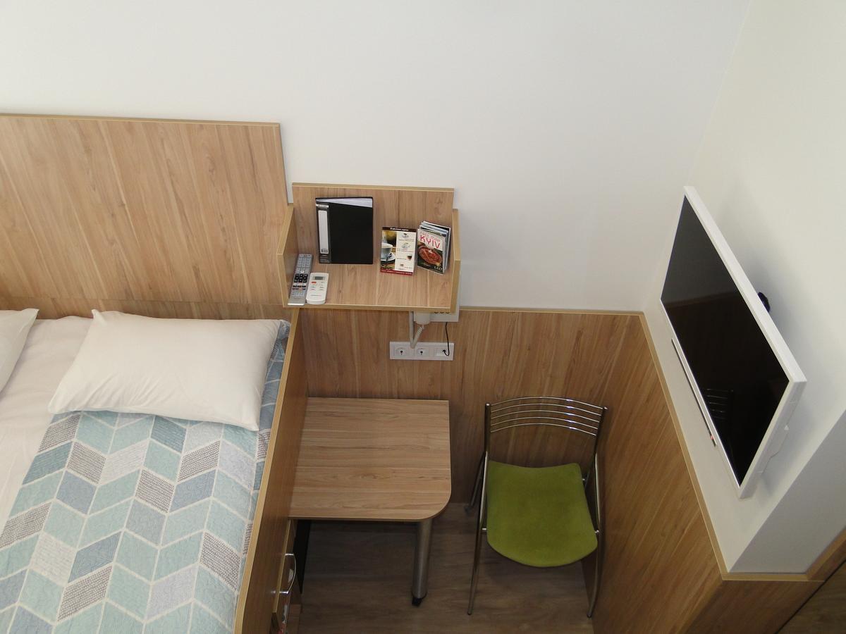 Mini Elegant Hotel Kiev Exterior foto